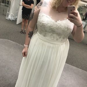 Ivory wedding dress